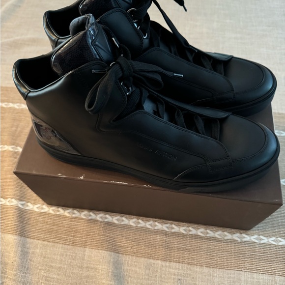 Louis Vuitton **Brand New** Souliers sneakers 10.5LV 11.5us mens - Picture 2 of 15